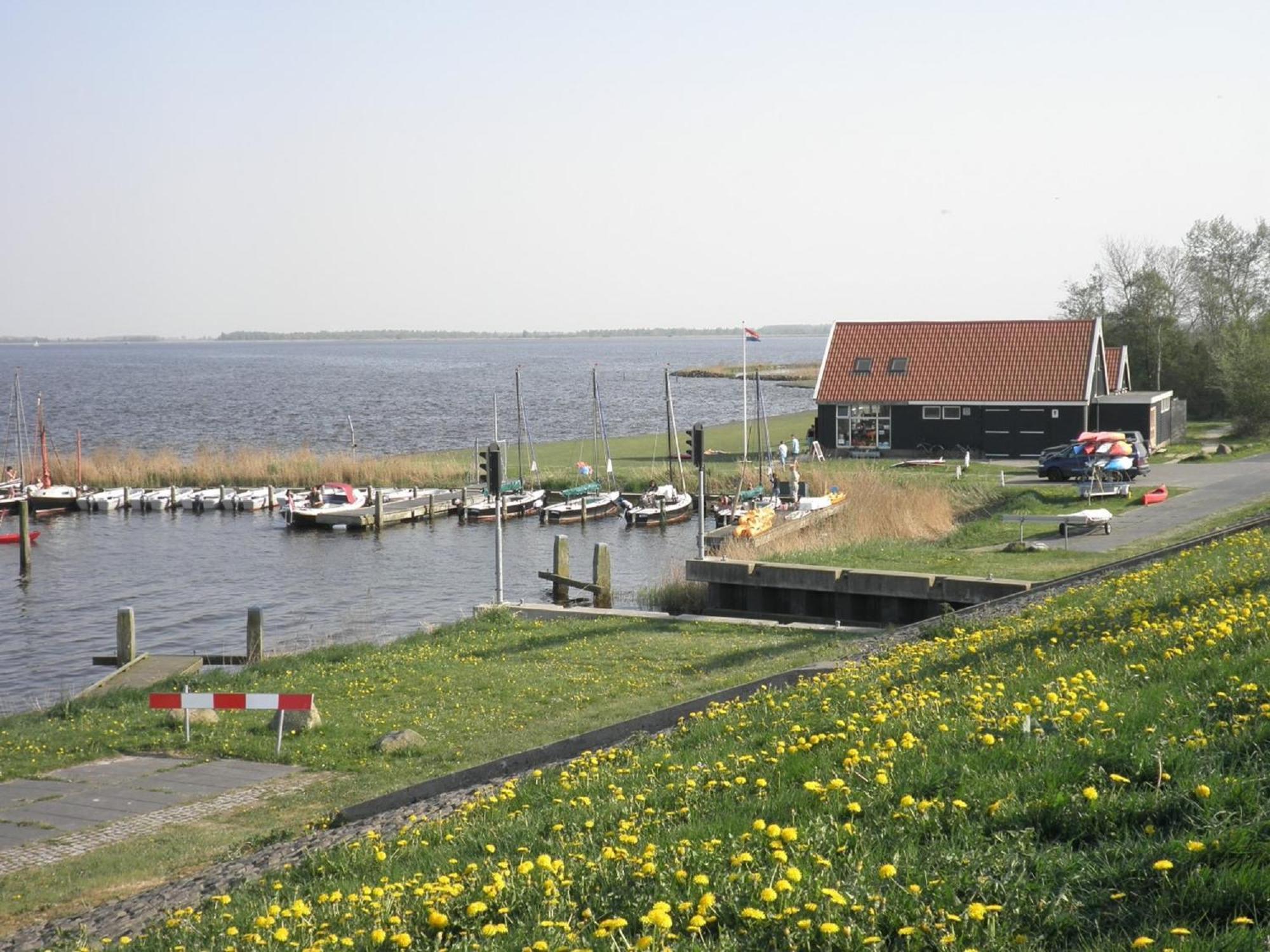 Leonie 6 Pers Holiday Home With A Large Garden Close To The Lauwersmeer Anjum Eksteriør billede