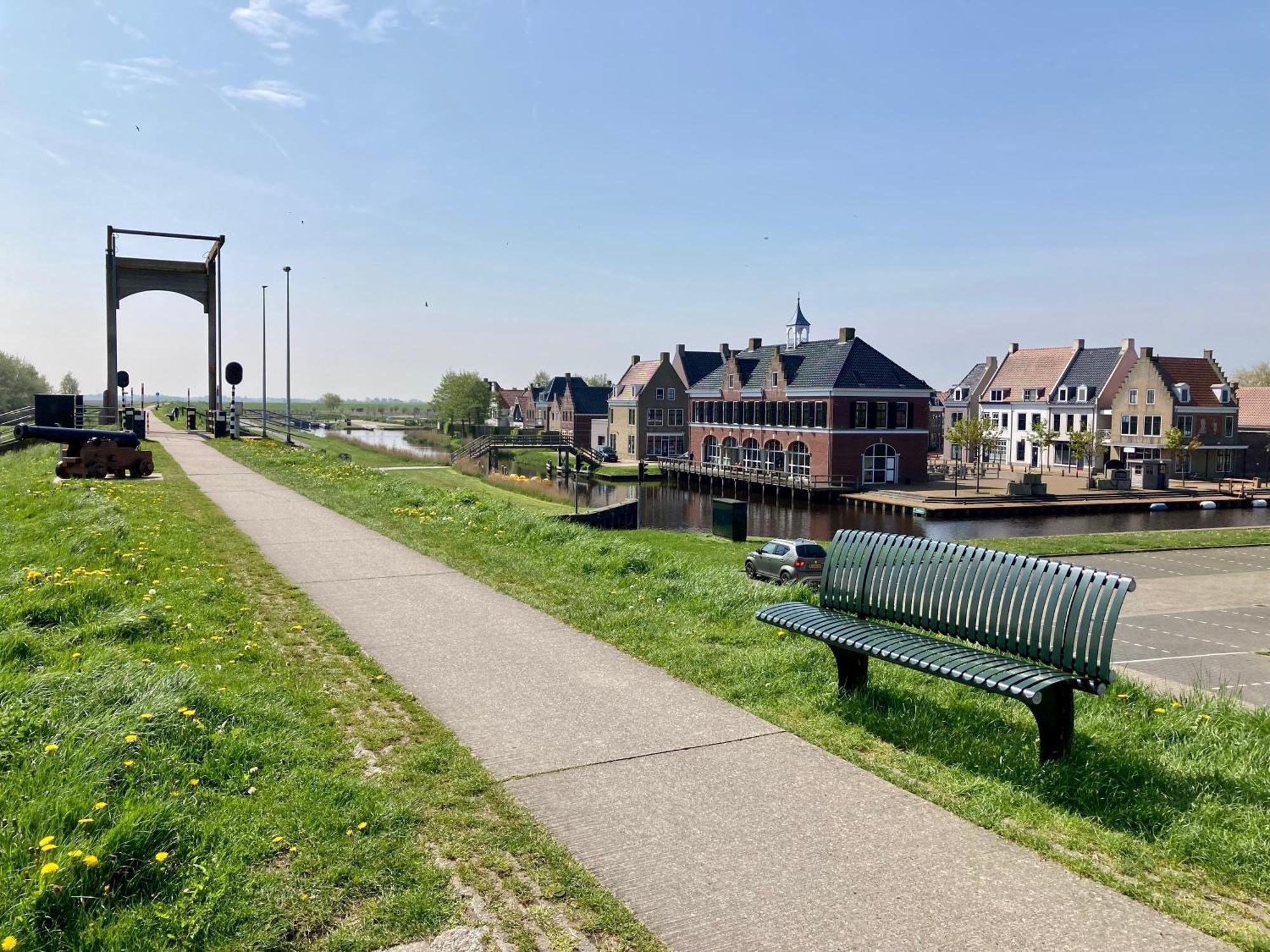 Leonie 6 Pers Holiday Home With A Large Garden Close To The Lauwersmeer Anjum Eksteriør billede